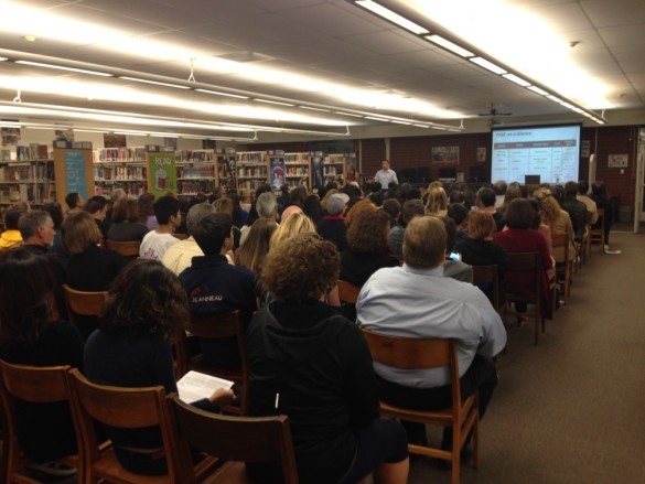 Parents and students attend the PSAT informational meeting. Photo by Kristie Hoang 