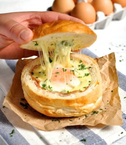 Ham, Egg and Cheese Bread Bowl. Photo by www.recipetineats.com.