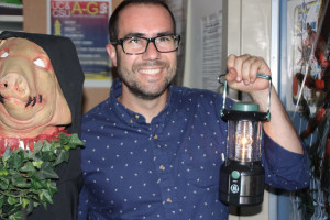 With his lantern and his pig, Lloyd prepares himself to scare the students. Photo by Suzane Jlelati.